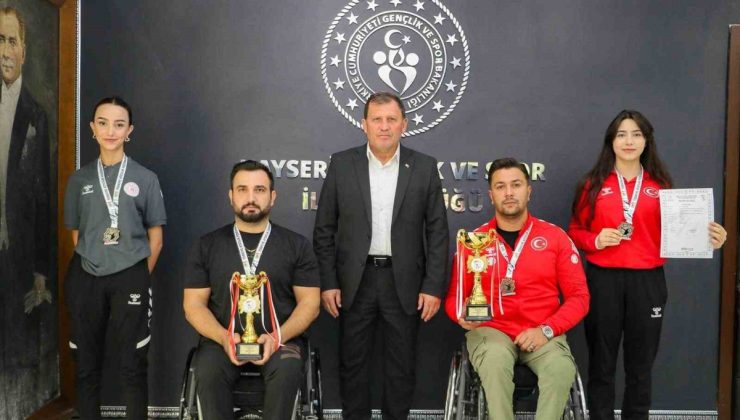 Kayserili Hale Derya Eroğlu, Mersin’de Türkiye rekorunu yenileyerek şampiyon oldu