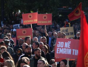 Kosova’da UÇK komutanlarının Lahey’de hapis cezasına çarptırılmasına karşı gösteriler sürüyor