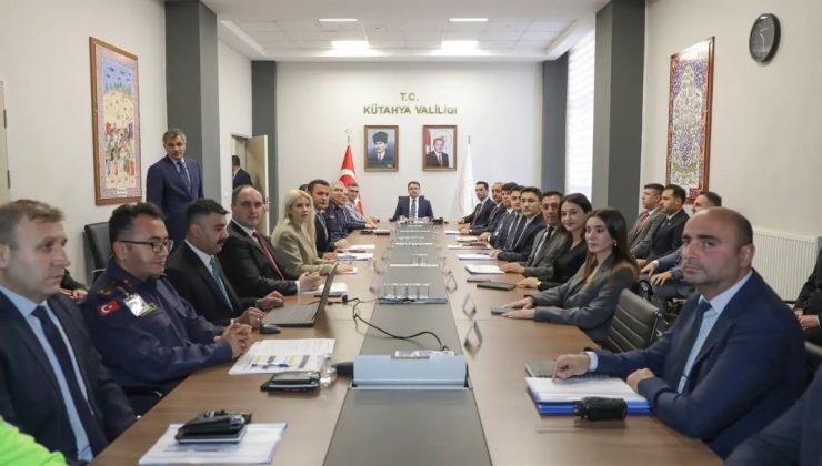 Kütahya Valiliğinde İyilik Var platformunun İyilik Kapısı uygulaması anlatıldı