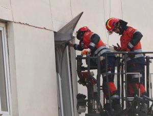 Maltepe’de 3 katı çöken binada 2 kişi öldü, 3’ü çocuk 10 kişi yaralı kurtarıldı