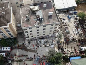 Maltepe’de 7 katlı binanın zemin üstü 3 katı çöktü, arama kurtarma sürüyor