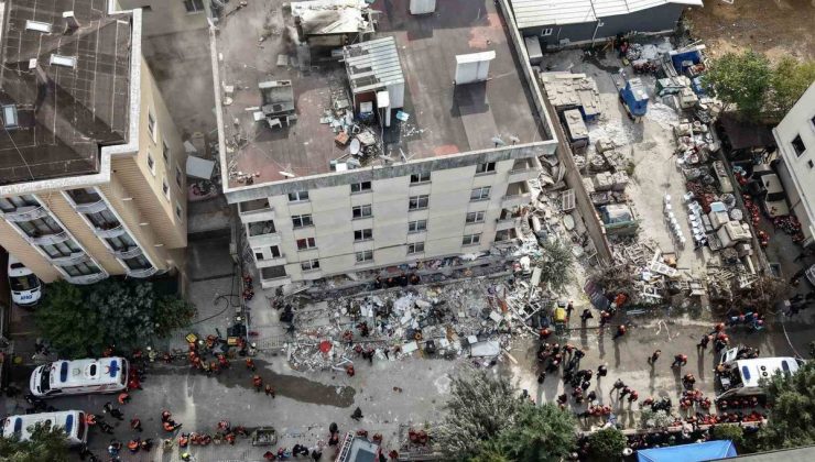 Maltepe’de 7 katlı binanın zemin üstü 3 katı çöktü, arama kurtarma sürüyor