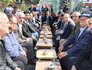 MHP’li Özcoşkun, Diyarbakır Sur’da esnafı ziyaret etti, ‘Terörsüz Türkiye’ konuşuldu
