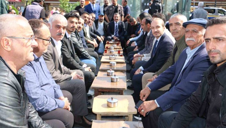 MHP’li Özcoşkun, Diyarbakır Sur’da esnafı ziyaret etti, ‘Terörsüz Türkiye’ konuşuldu