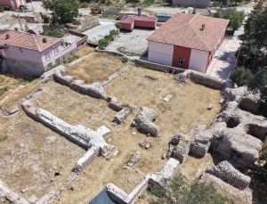 Niğde Bor’da Tyana Roma Hamamı kazıları 20 yıl aradan sonra yeniden başladı