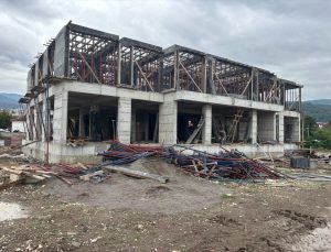 Niksar Kaymakamı Perçi, bakımevi ve jandarma hizmet binası inşaatını inceledi