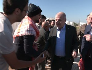 Özdağ, Serik’te çiftçilerin ilaç sınırı sorununu Bakan Yumaklı’ya iletti