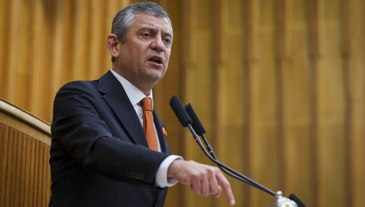 Özgür Özel, AK Parti’ye transfer olan Cemil Tugay’ı hain ve kukla olarak nitelendirdi