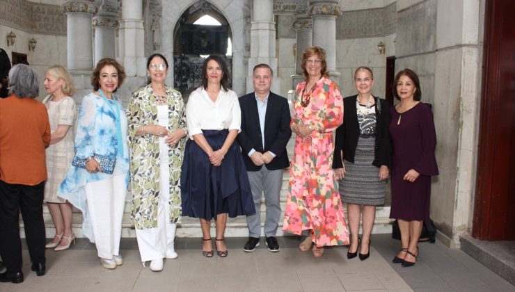 Piri Reis Dünya Haritası replikası Santo Domingo’da Faro a Colon’a bağışlandı