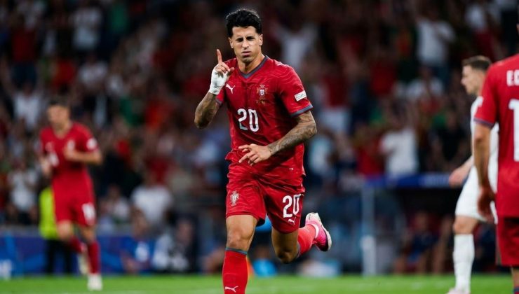 Ronaldo’suz Portekiz şaha kalktı