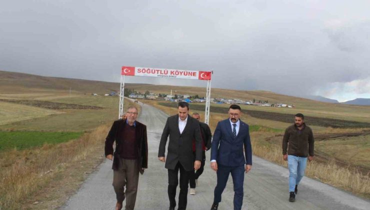Selim Kaymakamı Semiz, Söğütlü ve Kaynarlı’da beton yol çalışmalarını inceledi