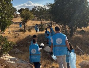 Siirt’te öğrenciler tabiat parkında çevre temizliği yaptı