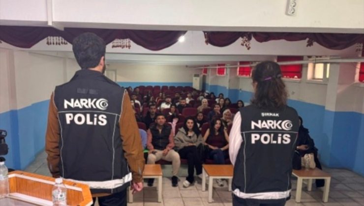 Şırnak Silopi’de Narkotik ekipleri MYO öğrencilerine bağımlılık eğitimi verdi