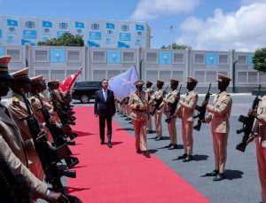 Somali Cumhurbaşkanı Mahmud, Türkiye’nin Mogadişu Büyükelçisi Alkan’ı kabul etti