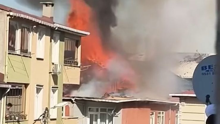 Sultanbeyli’de 3 katlı binanın çatısındaki yangın ölü ve yaralı olmadan söndürüldü