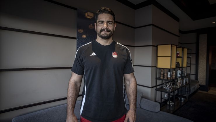 Taha Akgül, dizide üzerine devrilen 500 kiloluk kapının altında kalmaktan kurtuldu