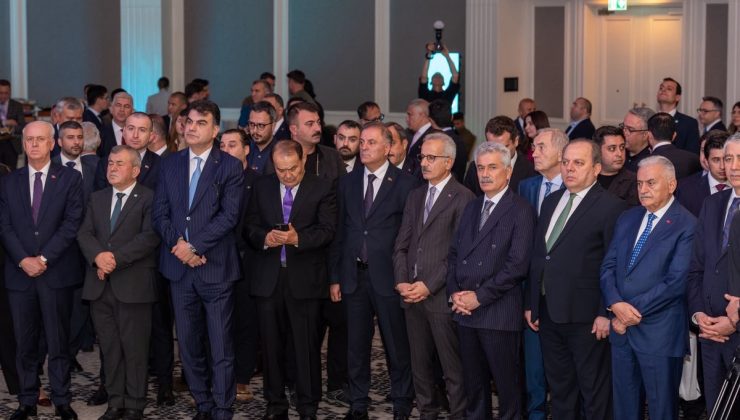 TDT Genel Sekreteri Ömüraliyev İstanbul’da 17. yıl dönümü resepsiyonu verdi