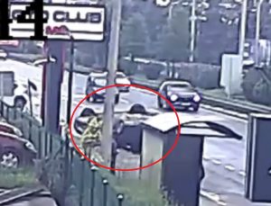 Trabzon Yomra’da kontrolden çıkan otomobil takla attı, sürücü yaralandı