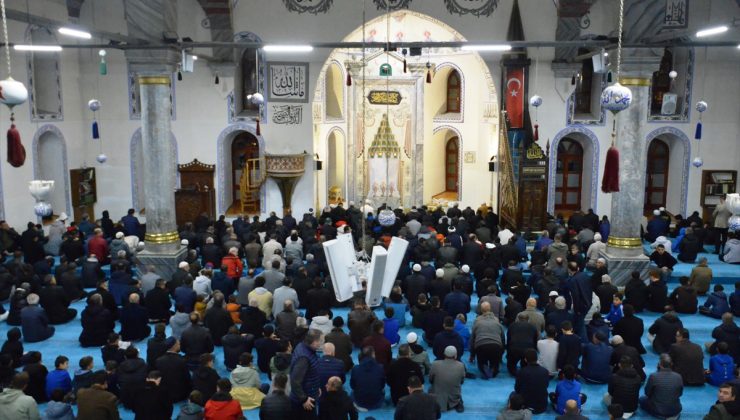 Vali Işın, Kütahya’da gençlere cami ve İslami terbiye çağrısı yaptı