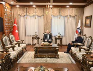 Vali Zorluoğlu, yeni İl Müftüsü Fakirullahoğlu’nu Valilik binasında ağırladı