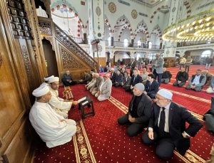 Van’da 15 Temmuz şehitleri için “Her Ay 253 Hatim” programı düzenlendi